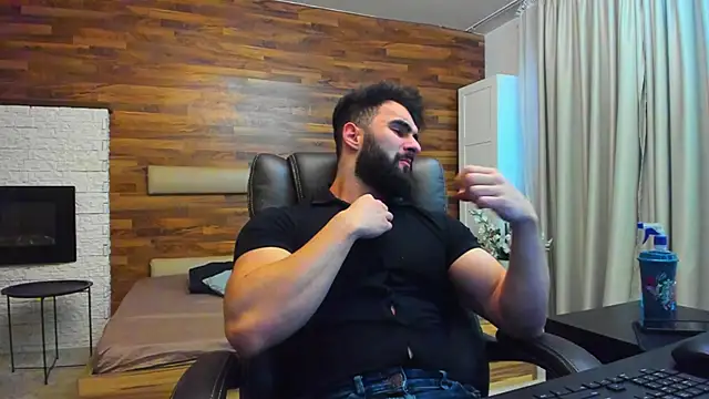 Snapshot of MicahLane chatting on December 2025 06:07:01 AM MicahLane online show from December 2025 06:07:01 AM