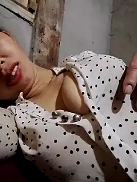 Snapshot of TRIEUTRIEU20 chatting on November 2025 05:29:02 AM TRIEUTRIEU20 online show from November 2025 05:29:02 AM