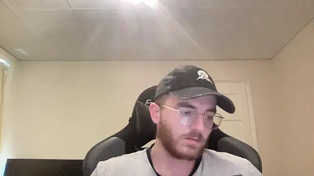 Snapshot of Hornymiker26 chatting on November 2025 01:46:01 PM Hornymiker26 online show from November 2025 01:46:01 PM