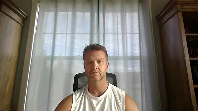 Snapshot of 45andfit1 chatting on November 2025 01:54:02 PM 45andfit1 online show from November 2025 01:54:02 PM