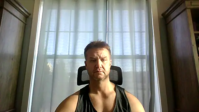 Snapshot of 45andfit1 chatting on December 2025 02:04:01 PM 45andfit1 online show from December 2025 02:04:01 PM