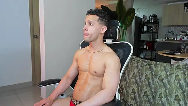 Snapshot of Paul_Reybor chatting on October 2025 12:11:02 AM Paul Reybor online show from October 2025 12:11:02 AM