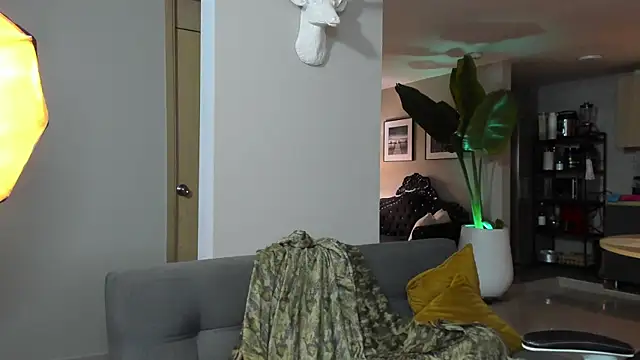 Snapshot of Paul_Reybor chatting on November 2025 03:06:01 AM Paul Reybor online show from November 2025 03:06:01 AM