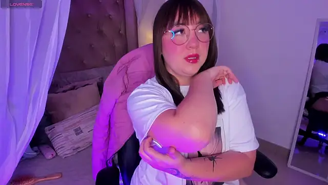 Snapshot of Myla_mayfield chatting on November 2025 11:58:01 AM Myla mayfield online show from November 2025 11:58:01 AM