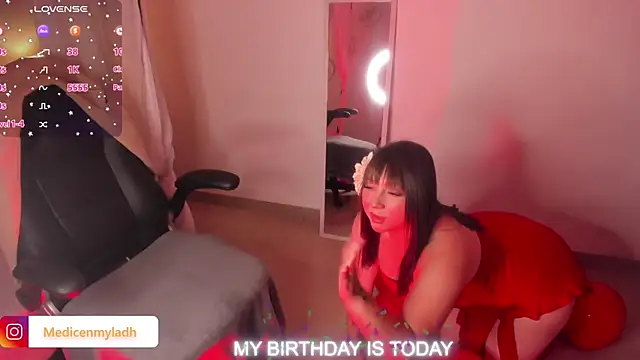 Snapshot of Myla_mayfield chatting on December 2025 11:37:01 AM Myla mayfield online show from December 2025 11:37:01 AM