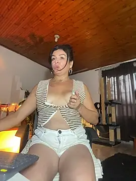 Snapshot of marcelaluxury chatting on November 2025 07:38:01 PM marcelaluxury online show from November 2025 07:38:01 PM