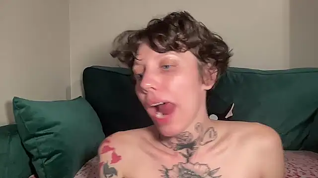 Snapshot of ChloeFawning chatting on October 2025 06:48:01 PM ChloeFawning online show from October 2025 06:48:01 PM