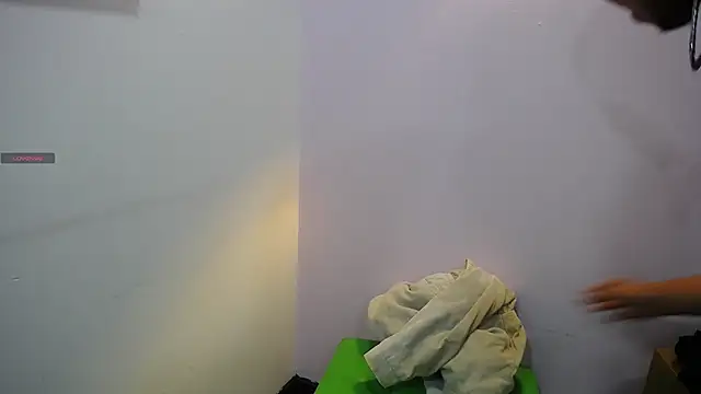 Snapshot of SavageLover_ chatting on December 2025 05:15:02 AM SavageLover online show from December 2025 05:15:02 AM