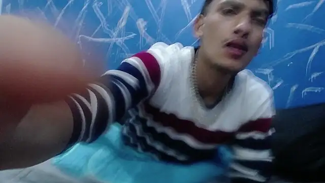 Snapshot of SavageLover_ chatting on December 2025 05:50:02 AM SavageLover online show from December 2025 05:50:02 AM