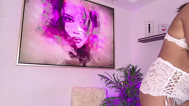 Snapshot of loana_vegas chatting on December 2025 04:27:01 PM loana vegas online show from December 2025 04:27:01 PM