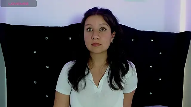 Snapshot of Chloe-love_ chatting on October 2025 02:54:01 PM Chloe-love  online show from October 2025 02:54:01 PM