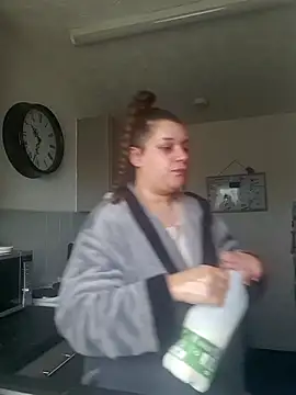 Snapshot of BubblesLovexox chatting on November 2025 10:37:02 AM BubblesLovexox online show from November 2025 10:37:02 AM