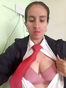 Snapshot of Valentina--1 chatting on November 2025 12:05:02 PM Valentina--1 online show from November 2025 12:05:02 PM