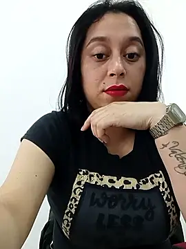 Snapshot of Caroline-17 chatting on November 2025 05:57:02 PM Caroline-17 online show from November 2025 05:57:02 PM