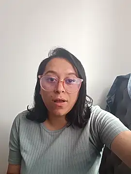 Snapshot of Caroline-17 chatting on November 2025 07:02:02 PM Caroline-17 online show from November 2025 07:02:02 PM