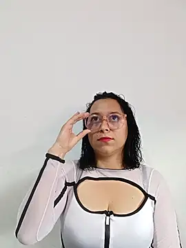 Snapshot of Caroline-17 chatting on November 2025 06:21:02 PM Caroline-17 online show from November 2025 06:21:02 PM