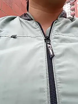 Snapshot of Caroline-17 chatting on December 2025 11:48:01 AM Caroline-17 online show from December 2025 11:48:01 AM