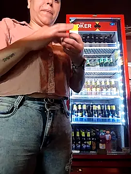 Snapshot of Caroline-17 chatting on December 2025 06:25:02 PM Caroline-17 online show from December 2025 06:25:02 PM