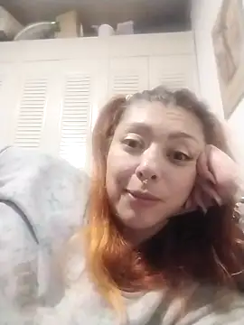 Snapshot of EmilyyRed chatting on November 2025 04:26:02 AM EmilyyRed online show from November 2025 04:26:02 AM