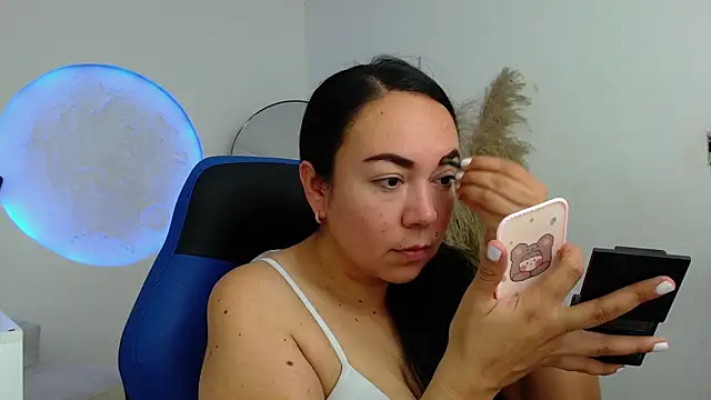 Snapshot of Yadis_hot chatting on November 2025 08:32:01 PM Yadis hot online show from November 2025 08:32:01 PM