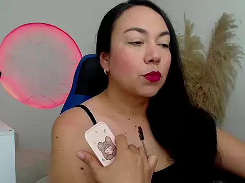 Snapshot of Yadis_hot chatting on November 2025 09:25:01 PM Yadis hot online show from November 2025 09:25:01 PM