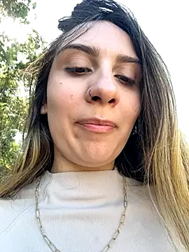 Snapshot of sarah_honey__ chatting on November 2025 02:06:01 PM sarah honey online show from November 2025 02:06:01 PM