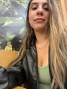 Snapshot of sarah_honey__ chatting on November 2025 02:50:02 PM sarah honey online show from November 2025 02:50:02 PM