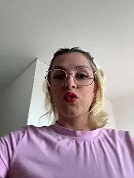 Snapshot of loremusis- chatting on November 2025 07:37:01 PM loremusis- online show from November 2025 07:37:01 PM