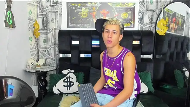 Snapshot of Horny_Duo0 chatting on November 2025 03:05:02 AM Horny Duo0 online show from November 2025 03:05:02 AM