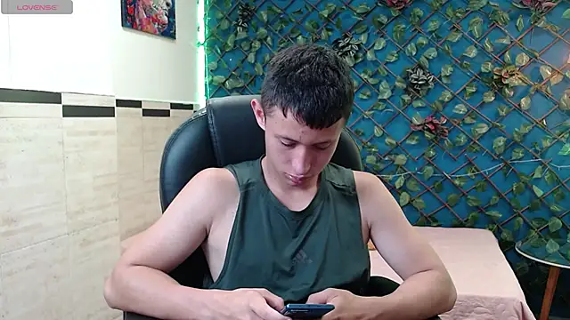 Snapshot of Garuo_18 chatting on November 2025 03:16:02 AM Garuo 18 online show from November 2025 03:16:02 AM