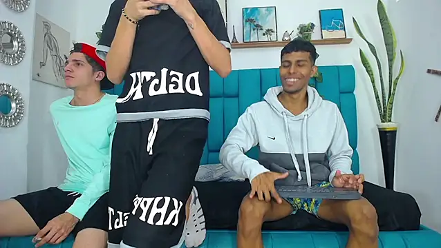 Snapshot of Hot_Boys_Latinos_X chatting on November 2025 10:08:01 PM Hot Boys Latinos X online show from November 2025 10:08:01 PM