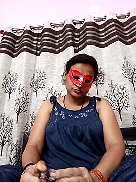 Hotty girl25 online show from November 2025 12:18:02 PM