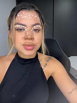 Snapshot of Alanna-foxx chatting on November 2025 12:34:02 AM Alanna-foxx online show from November 2025 12:34:02 AM