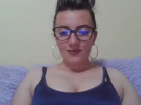 Snapshot of blondinaali chatting on October 2025 03:18:02 PM blondinaali online show from October 2025 03:18:02 PM