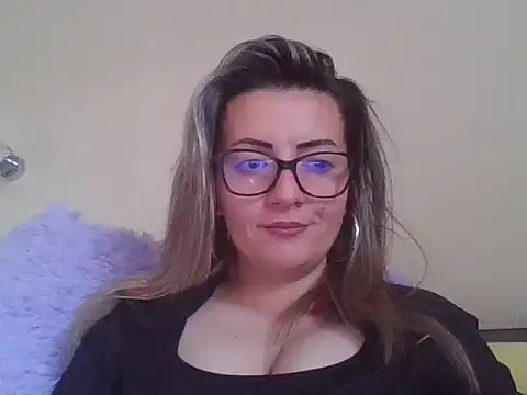 Snapshot of blondinaali chatting on October 2025 11:47:01 AM blondinaali online show from October 2025 11:47:01 AM