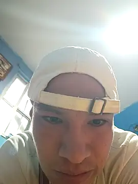 Ojitosbrrr online show from November 2025 04:20:01 PM