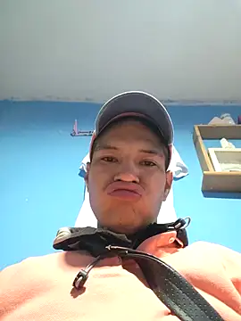 Ojitosbrrr online show from November 2025 01:21:02 PM