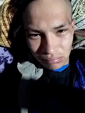 Ojitosbrrr online show from November 2025 09:32:01 AM