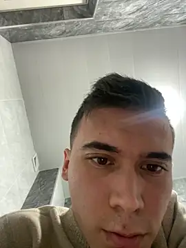 Snapshot of BaxtikEndrews chatting on November 2025 09:21:01 AM BaxtikEndrews online show from November 2025 09:21:01 AM