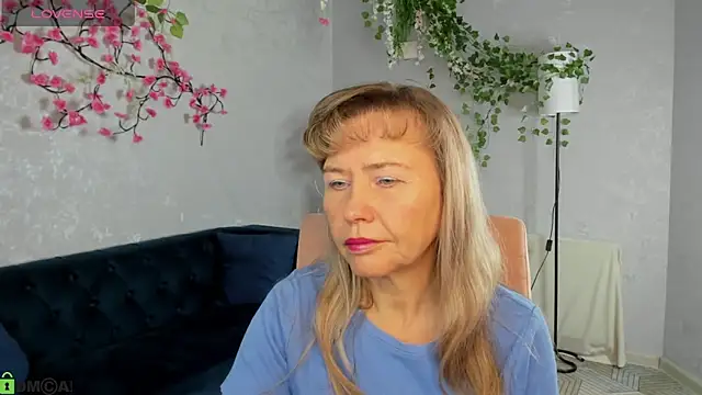 Carla Vogue online show from November 2025 11:02:02 AM