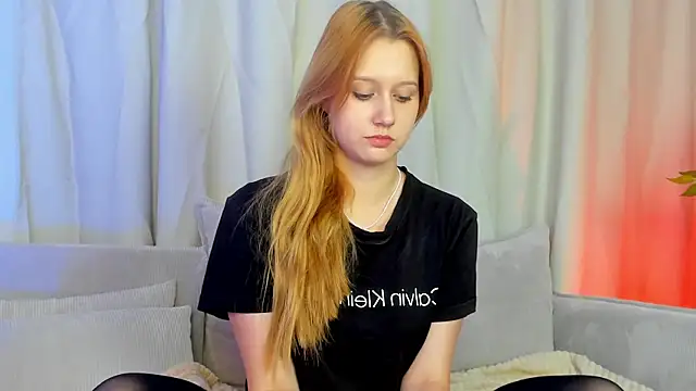 Snapshot of Charil_Wilson chatting on November 2025 04:45:02 AM Charil Wilson online show from November 2025 04:45:02 AM