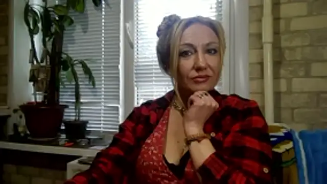 Snapshot of LilaniLoverx chatting on November 2025 11:42:02 AM LilaniLoverx online show from November 2025 11:42:02 AM