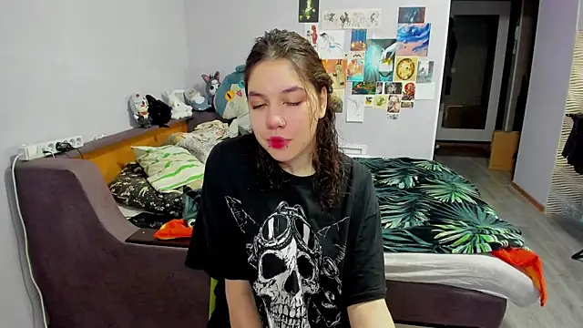 Snapshot of AgathaNott chatting on October 2025 12:45:02 PM AgathaNott online show from October 2025 12:45:02 PM