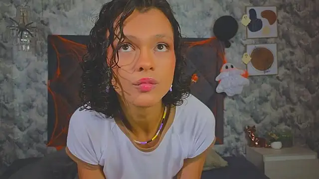 Snapshot of Indi_rave chatting on October 2025 01:37:01 PM Indi rave online show from October 2025 01:37:01 PM