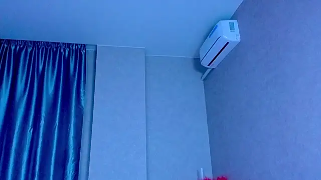 Snapshot of KittieHeart chatting on November 2025 07:38:01 PM KittieHeart online show from November 2025 07:38:01 PM