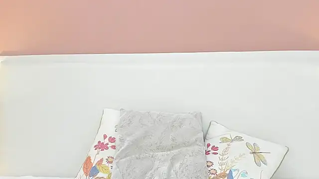 Snapshot of _Laylaa chatting on October 2025 12:09:02 PM  Laylaa online show from October 2025 12:09:02 PM