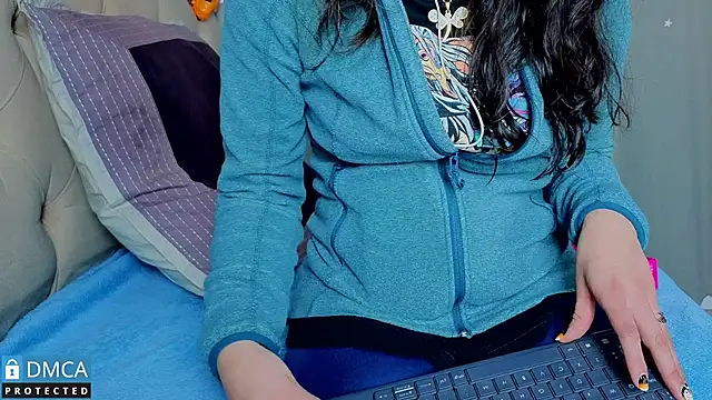 Snapshot of eva_delight_ chatting on November 2025 11:21:02 AM eva delight online show from November 2025 11:21:02 AM