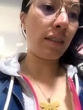 Snapshot of eva_delight_ chatting on December 2025 11:04:01 AM eva delight online show from December 2025 11:04:01 AM