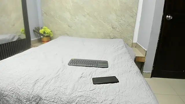 Snapshot of Sarahh-19 chatting on November 2025 11:45:01 AM Sarahh-19 online show from November 2025 11:45:01 AM