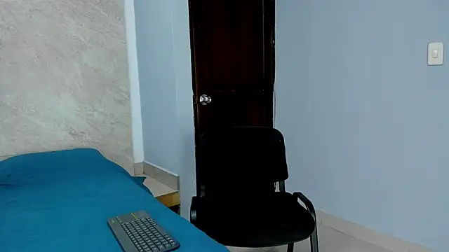 Snapshot of Sarahh-19 chatting on December 2025 11:59:02 AM Sarahh-19 online show from December 2025 11:59:02 AM